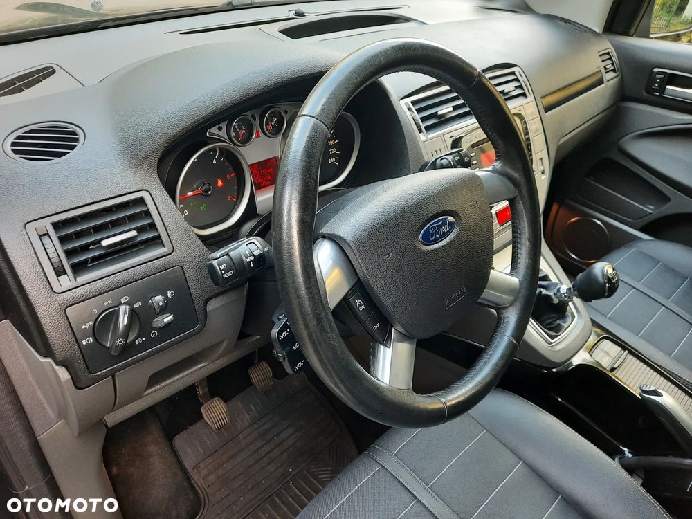 Ford Kuga - 21