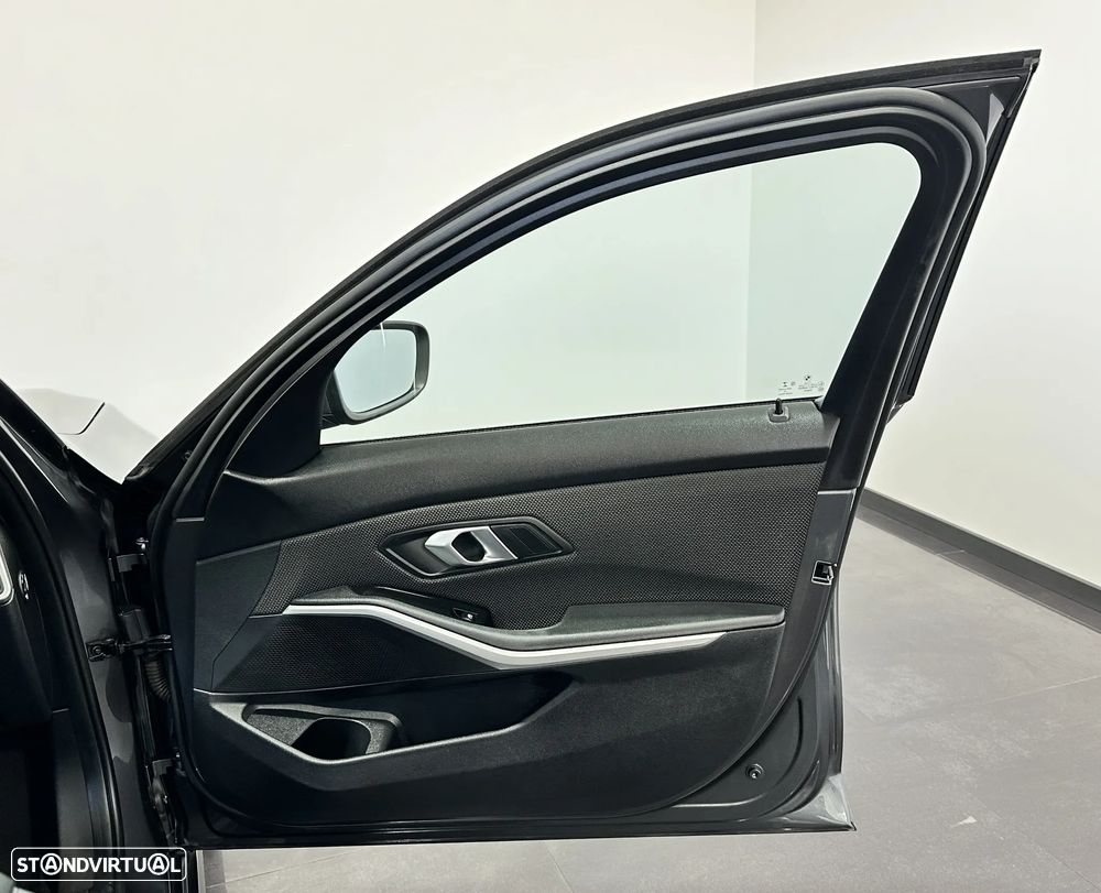 BMW 330 e Corporate Edition Auto - 36