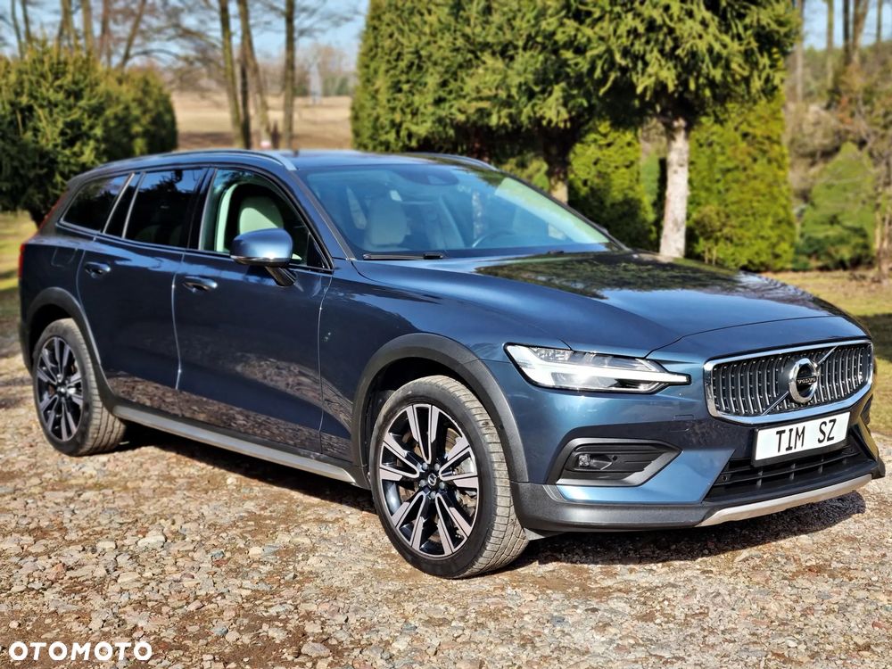 Volvo V60 Cross Country B5 B AWD Plus - 11
