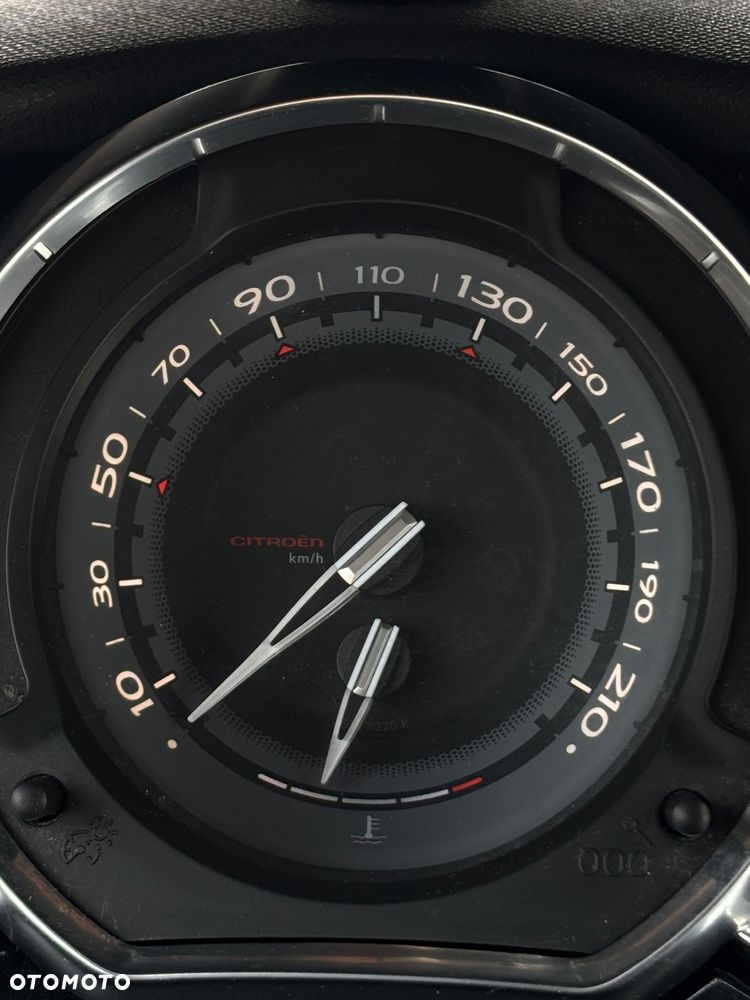 Citroën DS3 1.6 HDi SoChic - 33