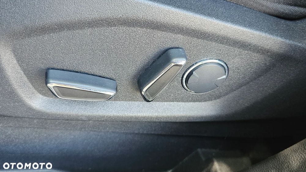 Ford S-Max - 11