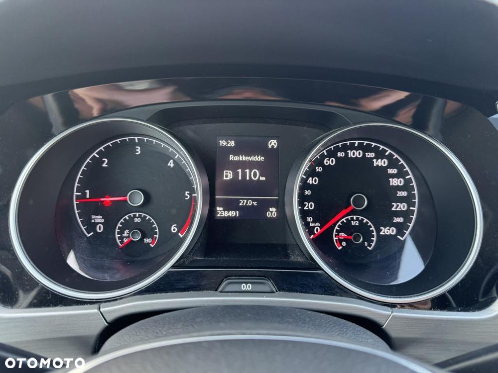 Volkswagen Touran 2.0 TDI BMT Comfortline - 10