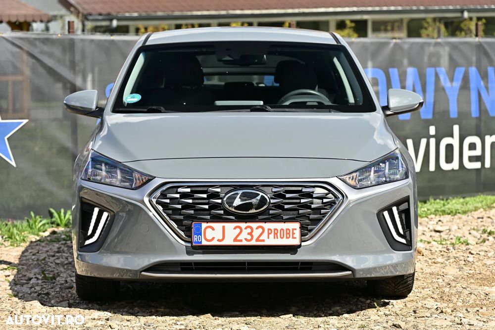 Hyundai IONIQ - 3