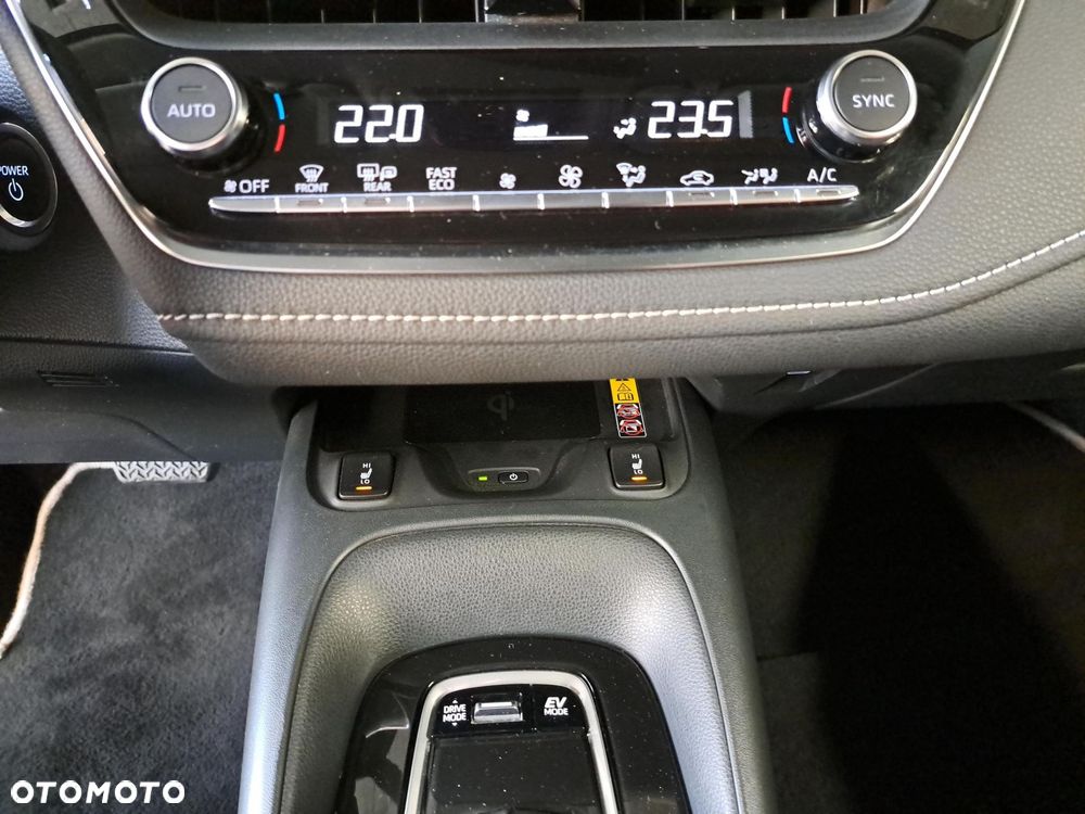 Toyota Corolla 1.8 Hybrid Comfort - 24