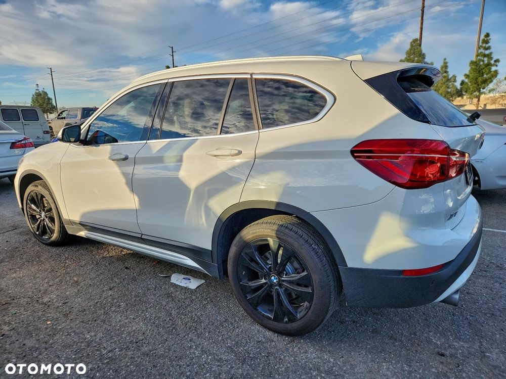 BMW X1 xDrive25i GPF Sport Line - 3