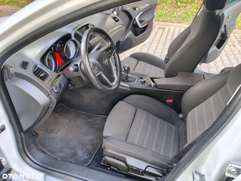 Opel Insignia 2.0 T SportsTourer 4x4 ecoFLEX Start/Stop Design Edition - 16