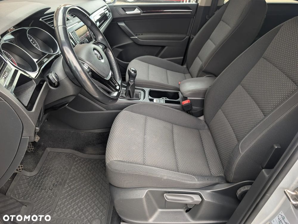 Volkswagen Touran 1.6 TDI BMT Comfortline - 18