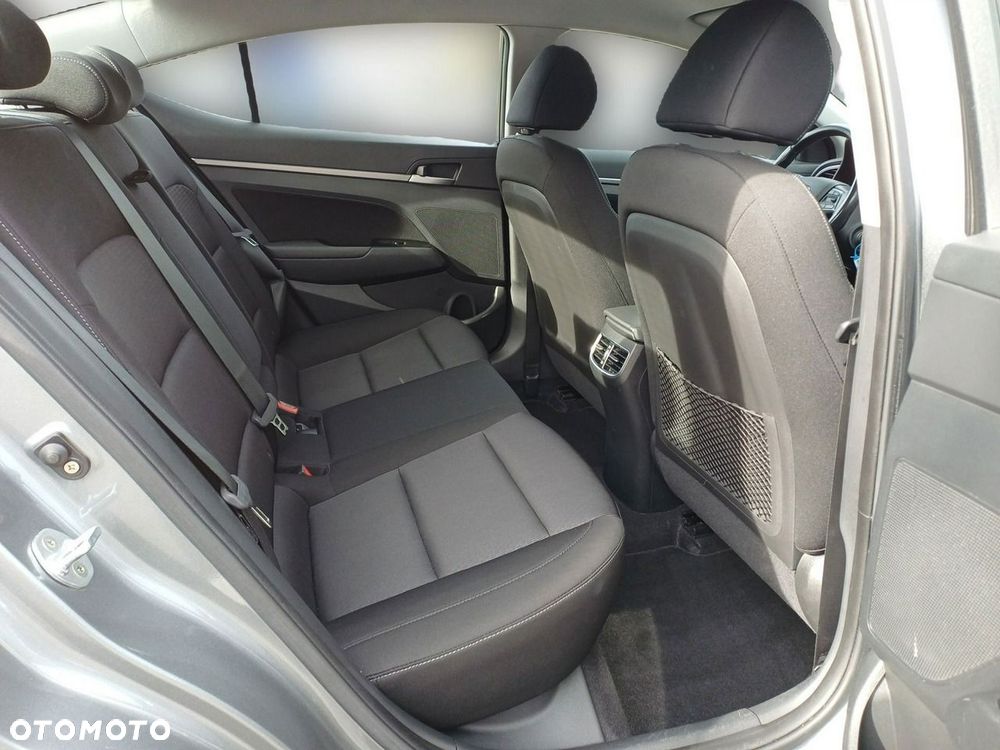 Hyundai Elantra - 15