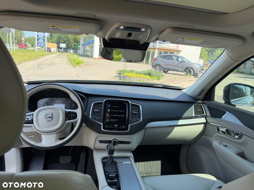 Volvo XC 90 - 9