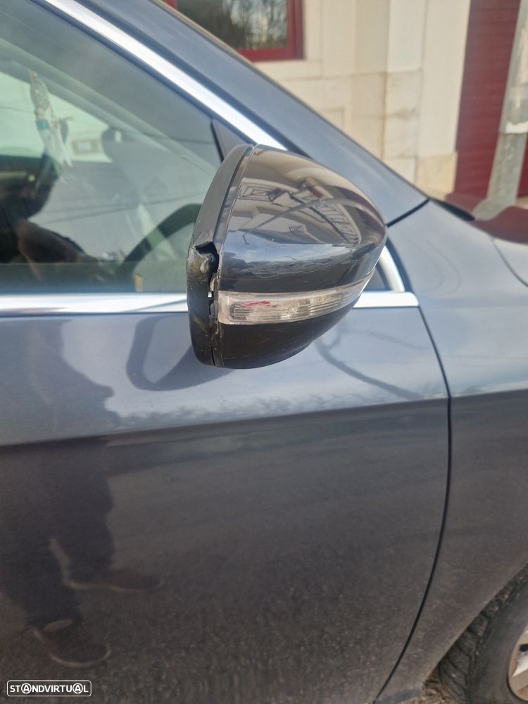 VW Passat Variant 1.6 TDI BlueMotion - 19