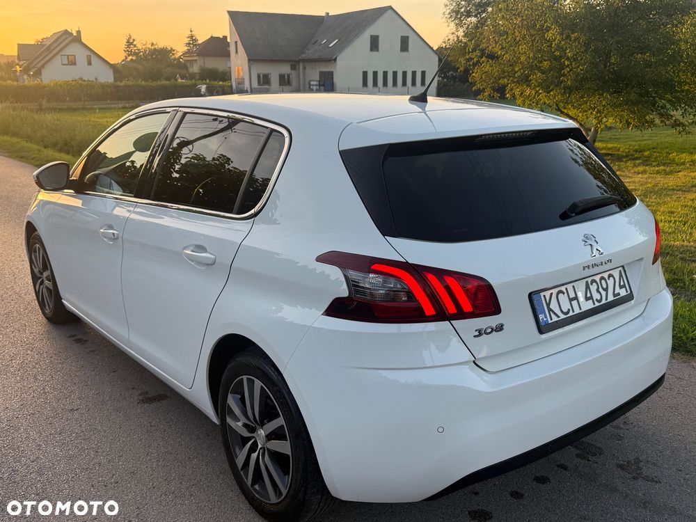 Peugeot 308 1.2 PureTech Allure S&S - 8