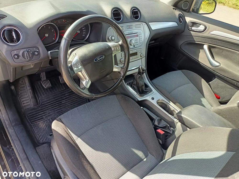 Ford Mondeo 2.0 Ambiente - 15