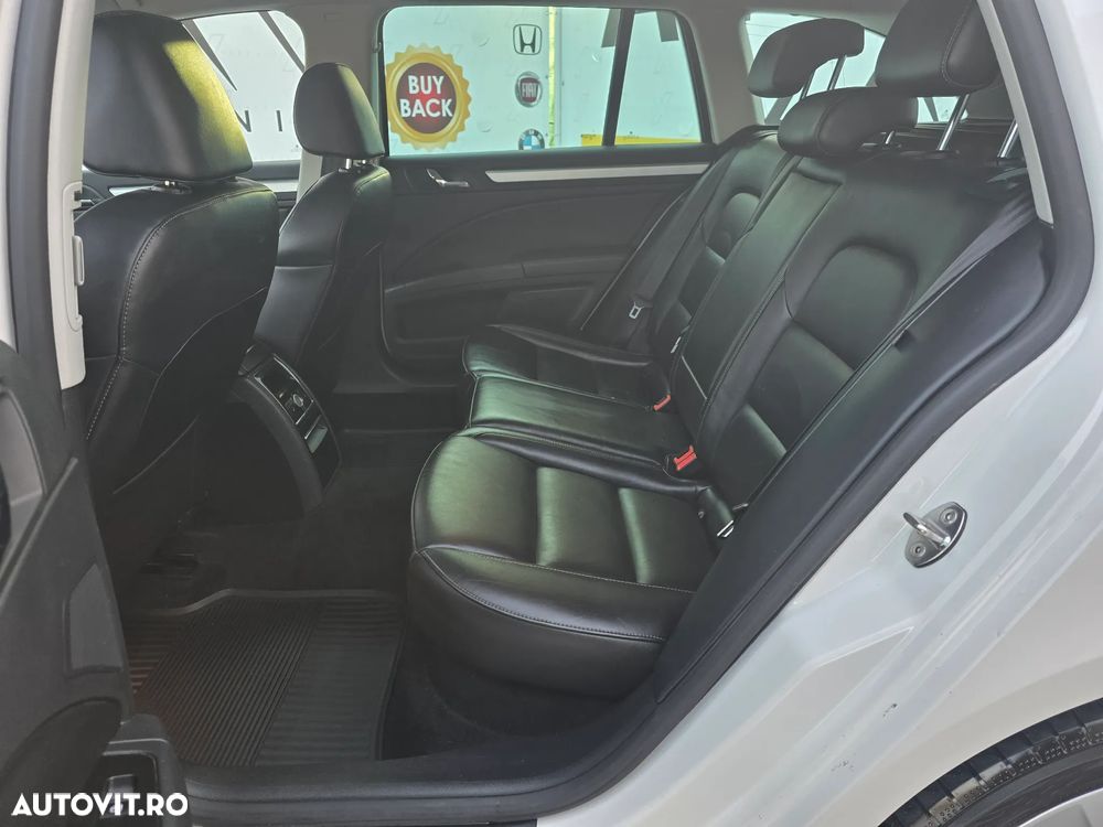 Skoda Superb Combi 2.0 TDI Green tec 4x4 DSG Elegance - 9