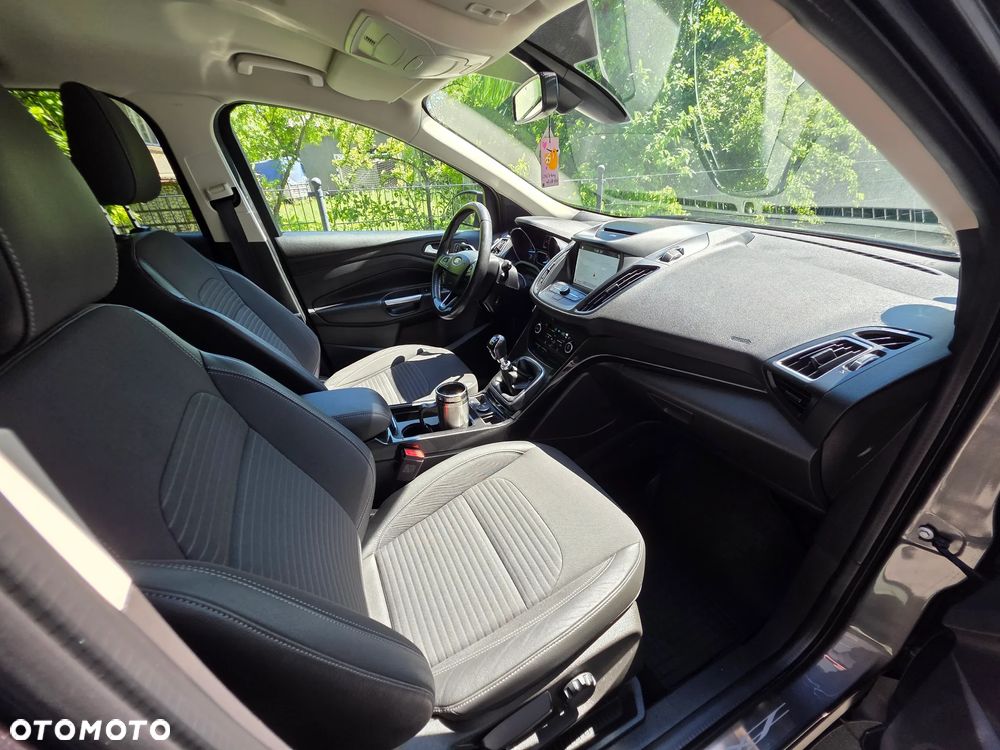 Ford Kuga 2.0 TDCi 2x4 Titanium - 10