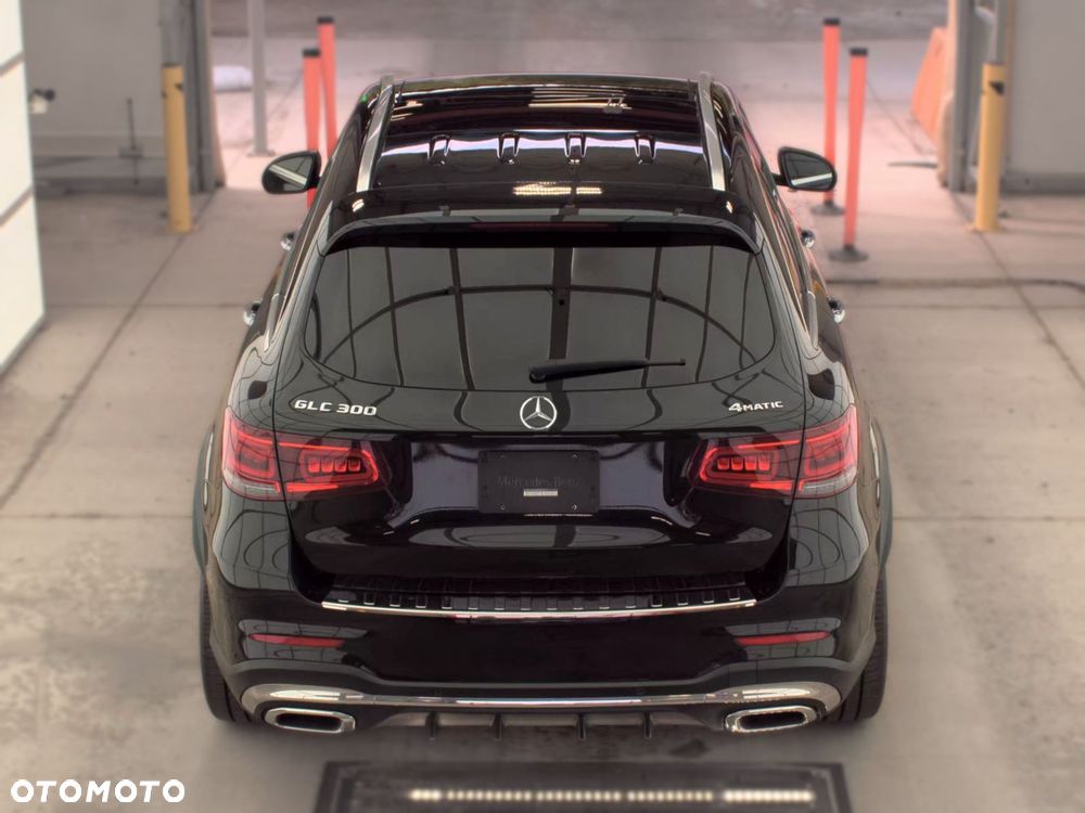 Mercedes-Benz GLC 300 4Matic 9G-TRONIC AMG Line - 8