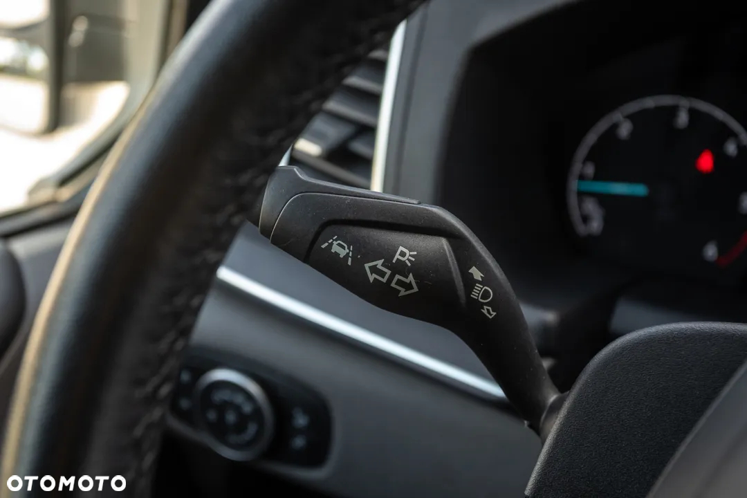 Ford Tourneo Custom 320 L2H1 VA Autm Titanium - 31