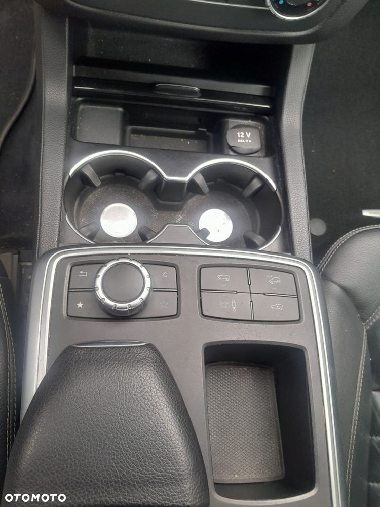 Mercedes-Benz ML - 12