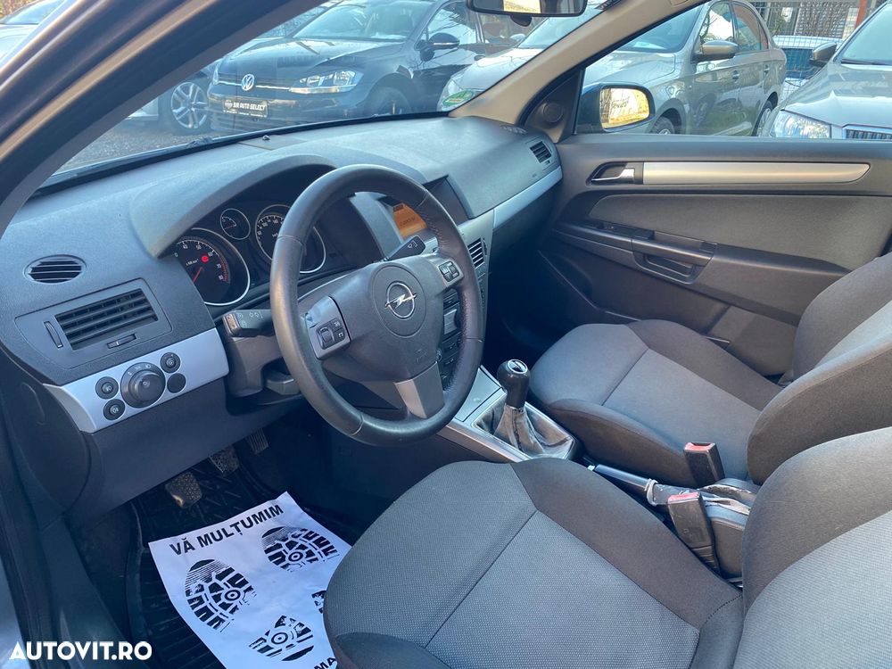 Opel Astra Classic Caravan 1.6i - 11