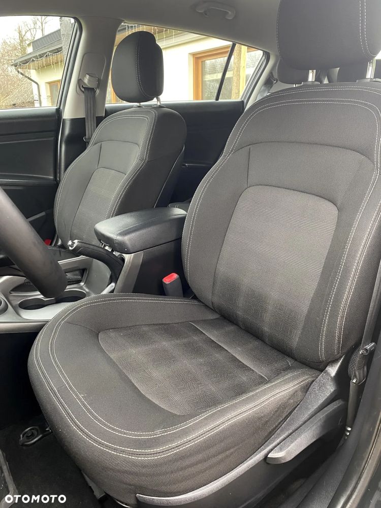 Kia Sportage 2.0 CVVT 2WD Attract - 11