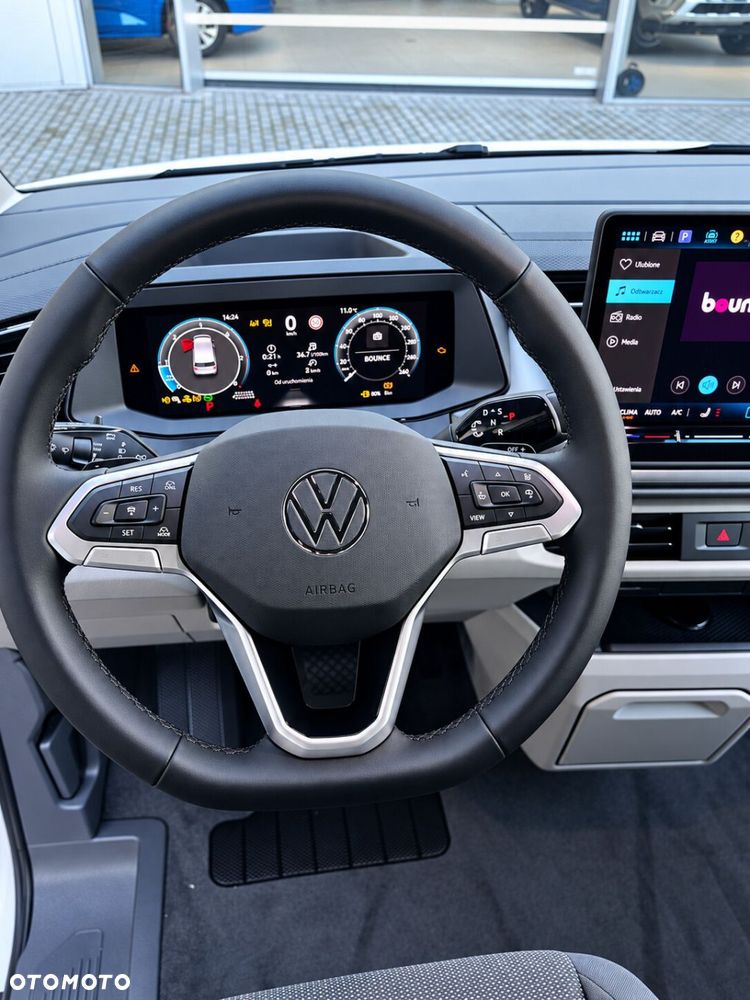 Volkswagen Multivan - 11