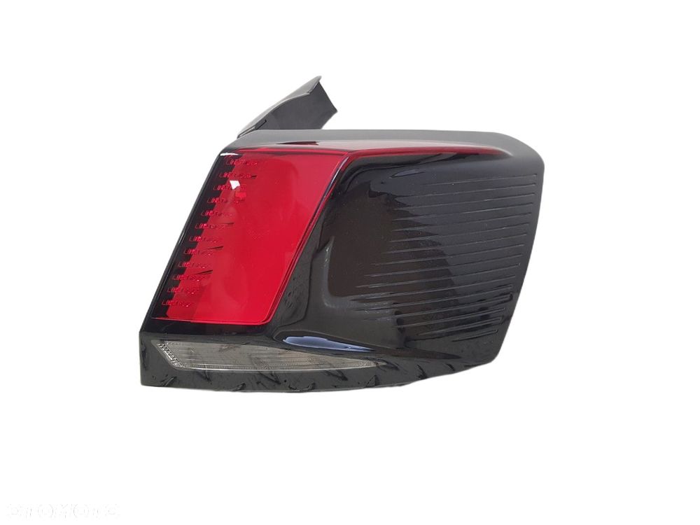 LAMPA PRAWA TYLNA PRAWY TYŁ PEUGEOT 3008 II 2 16-20 IDEALNA 9810477080