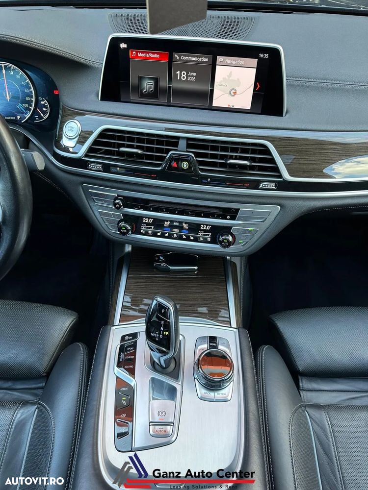 BMW Seria 7 740Le iPerformance - 12
