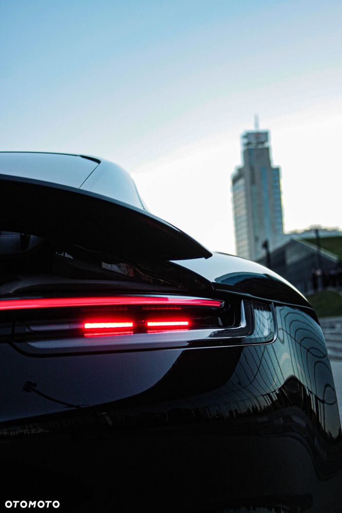 Porsche 911 Carrera 4S - 1