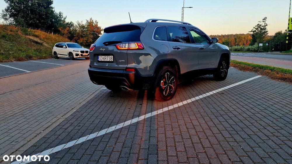Jeep Cherokee - 3