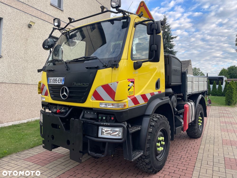 Mercedes-Benz Unimog u 20  pojazd specjalny traktor rolniczy wywrotka pojazd komunalny zimowego utrzymania dróg - 1