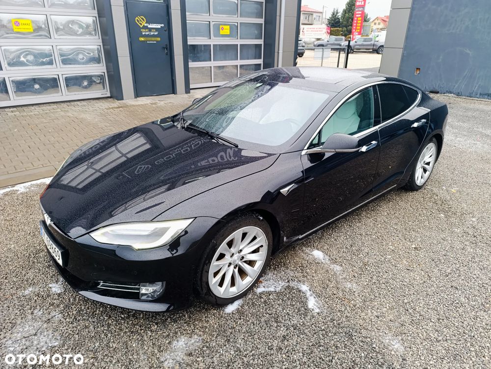 Tesla Model S - 2