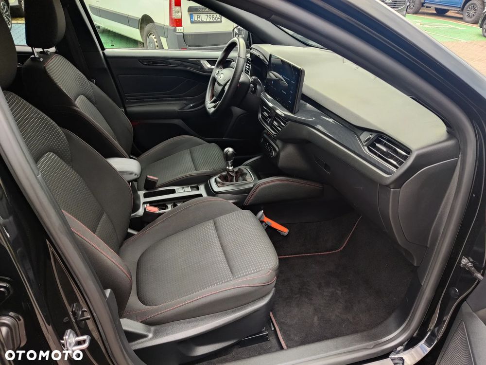 Ford Focus 1.0 EcoBoost Hybrid ST-LINE X - 17
