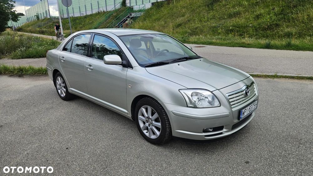 Toyota Avensis 1.8 VVT-i Sol - 2