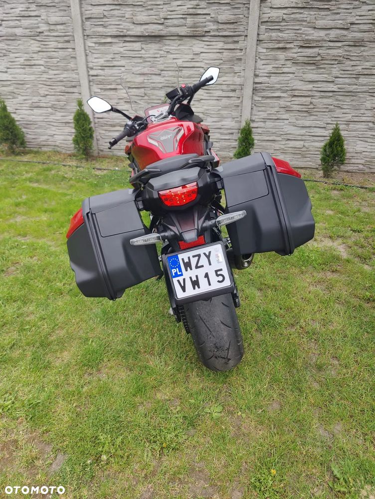 Suzuki GSX - 5
