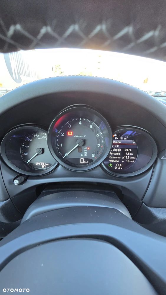Porsche Macan T - 9