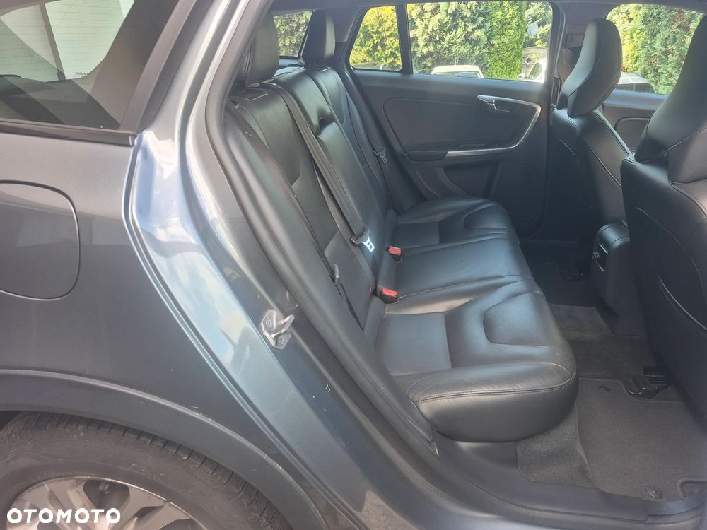 Volvo V60 Cross Country D3 Momentum - 32