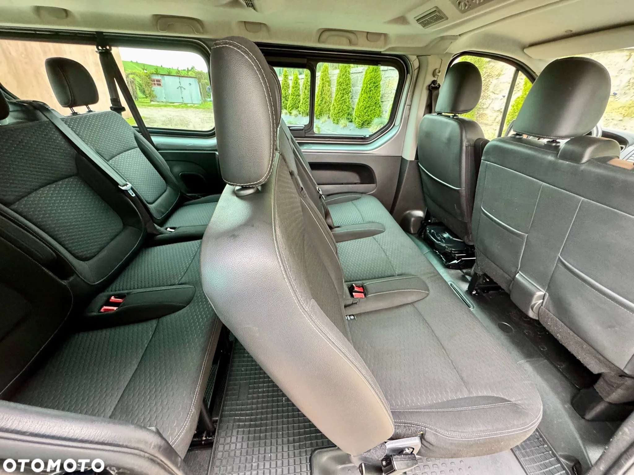 Opel Vivaro L2H1 2,9t Elegance Premium - 10