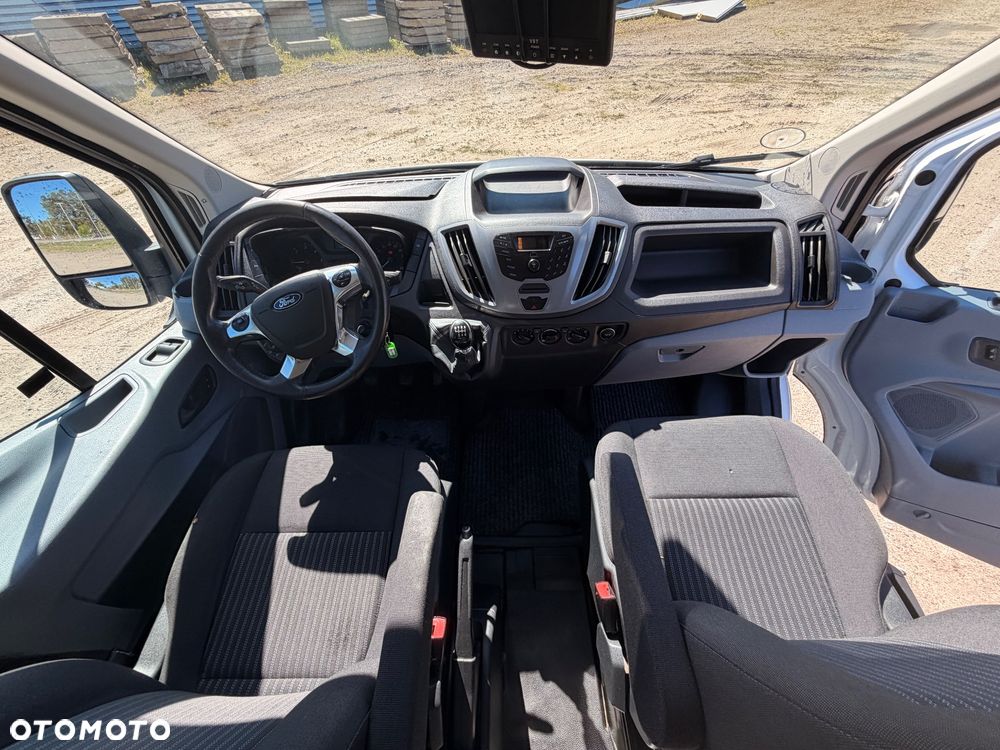 Ford Transit - 23