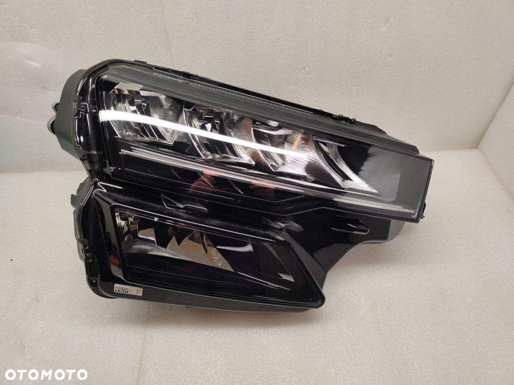 skoda karoq lift full led lampa prawy przód 57b941010 - 1