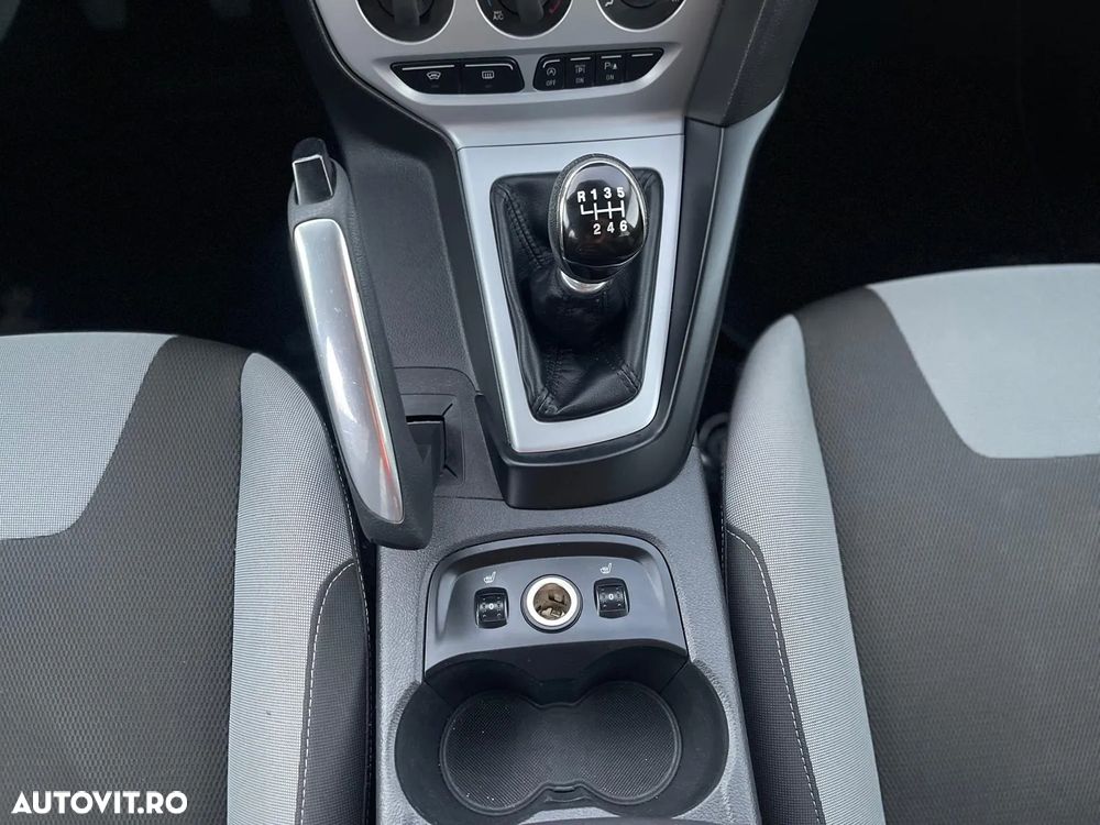 Ford Focus 1.6 EcoBoost Start-Stopp-System Champions Edition - 14