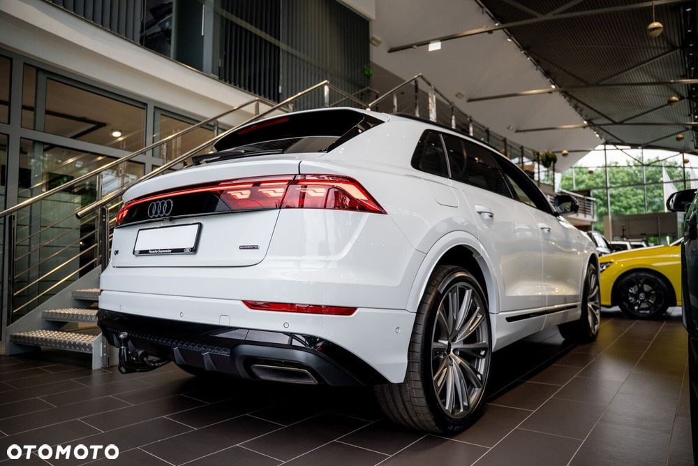 Audi Q8 - 9
