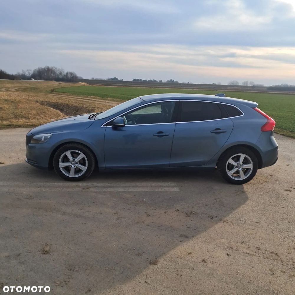 Volvo V40 D2 Momentum - 10