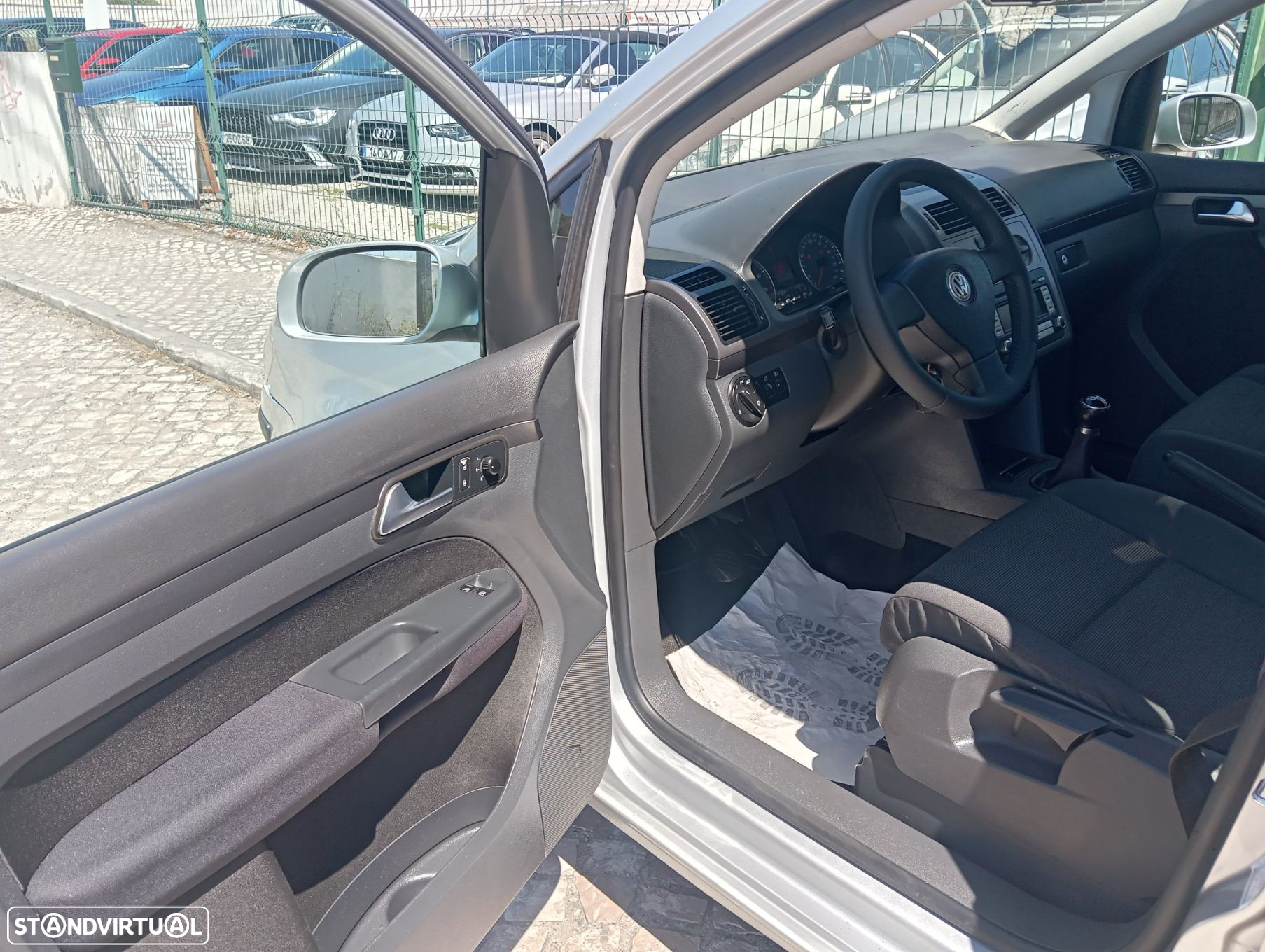 VW Touran 1.4 TSI Conceptline 7L - 5