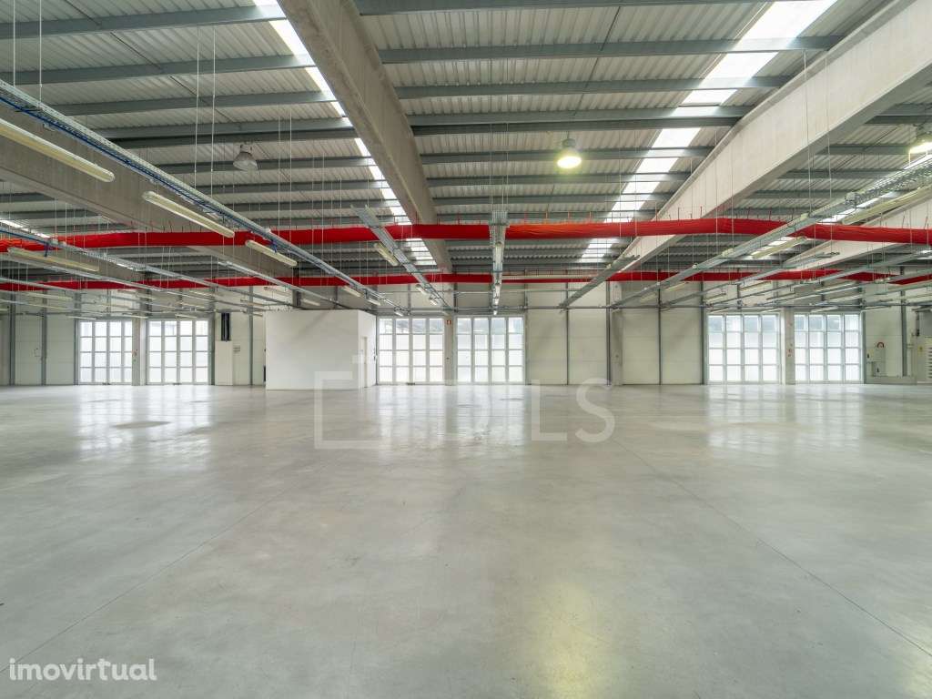 Armazém para arrendar na Fábrica 3as, na Maia, Porto - Grande imagem: 3/29