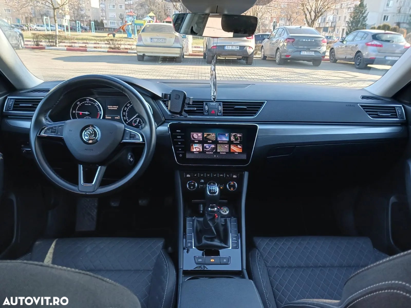 Skoda Superb 2.0 TDI Premium Edition - 9