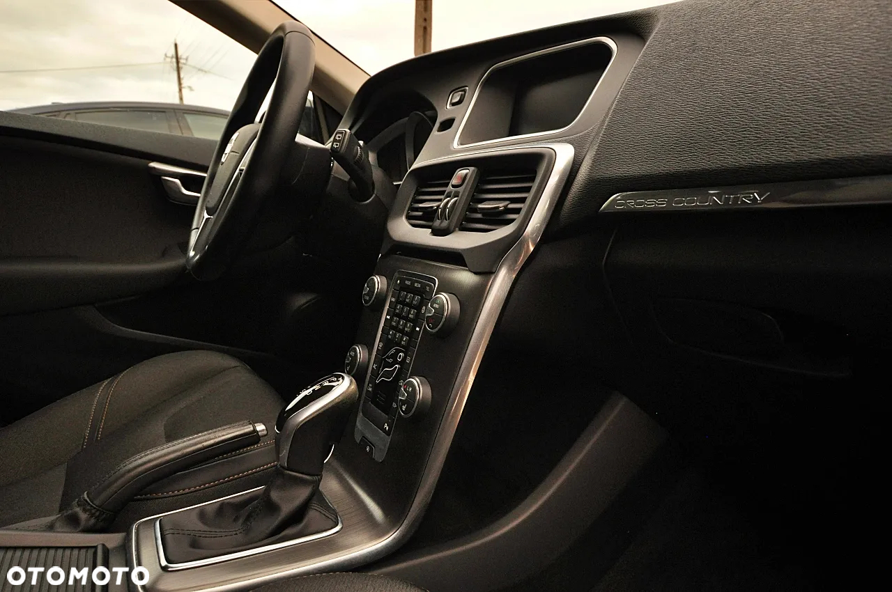 Volvo V40 Cross Country D3 Geartronic Momentum - 37