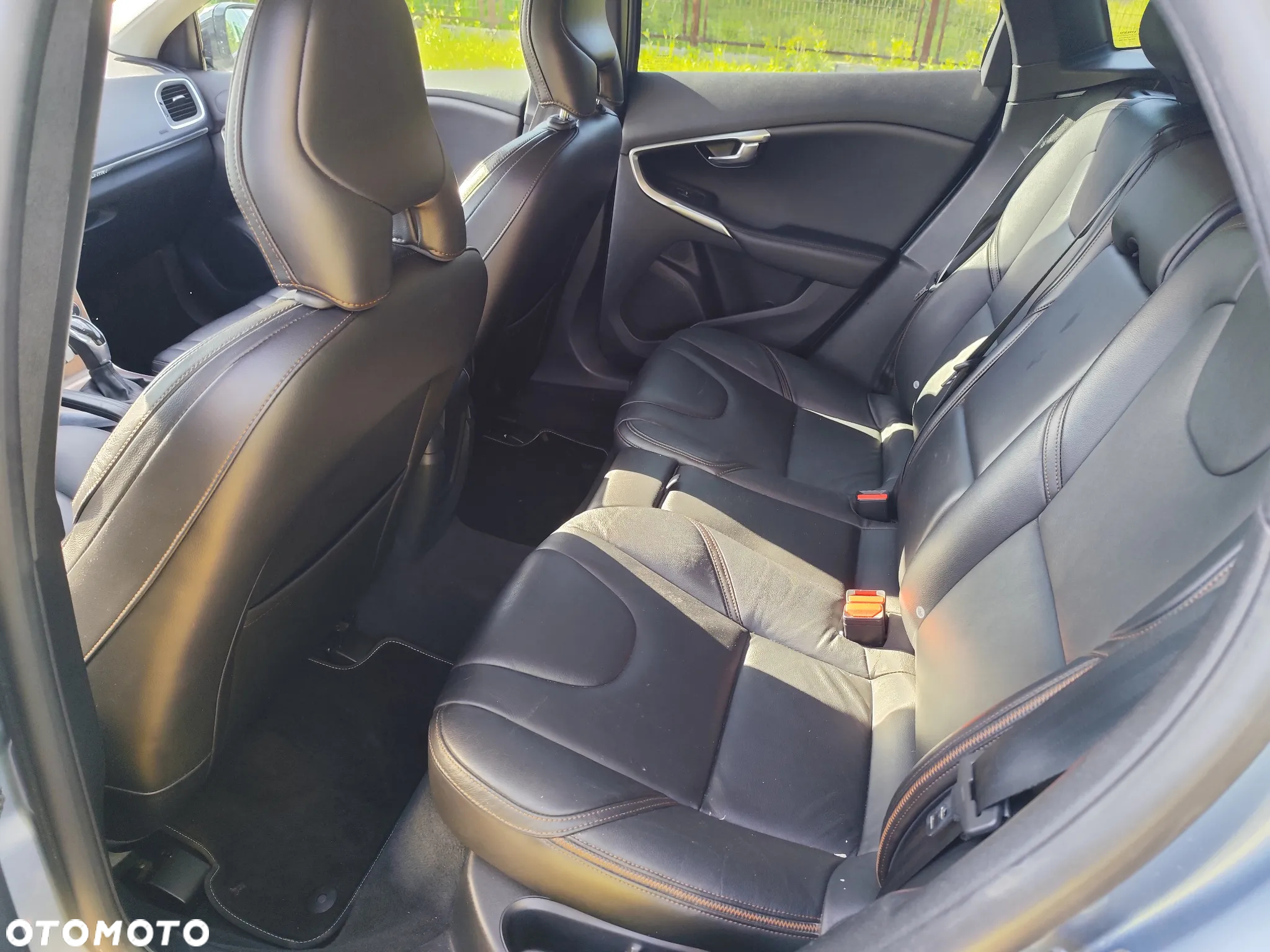 Volvo V40 Cross Country - 8