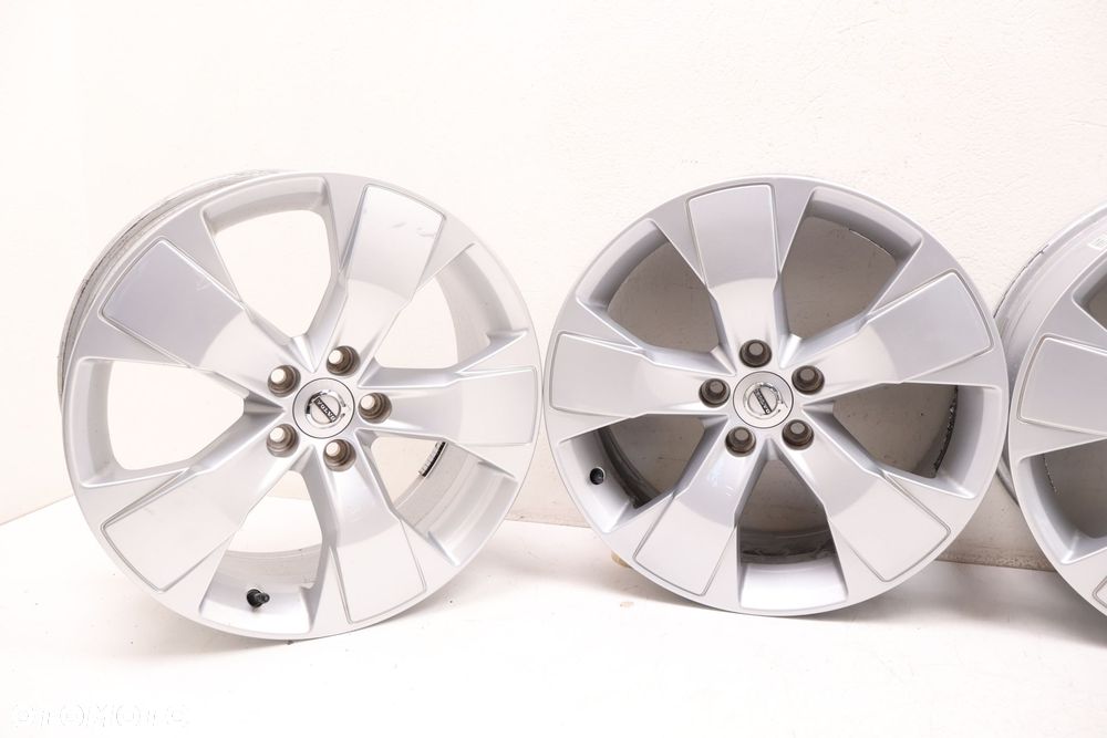 VOLVO XC40 FELGI ALUMINIOWE 18x7.5 31471553 - 2