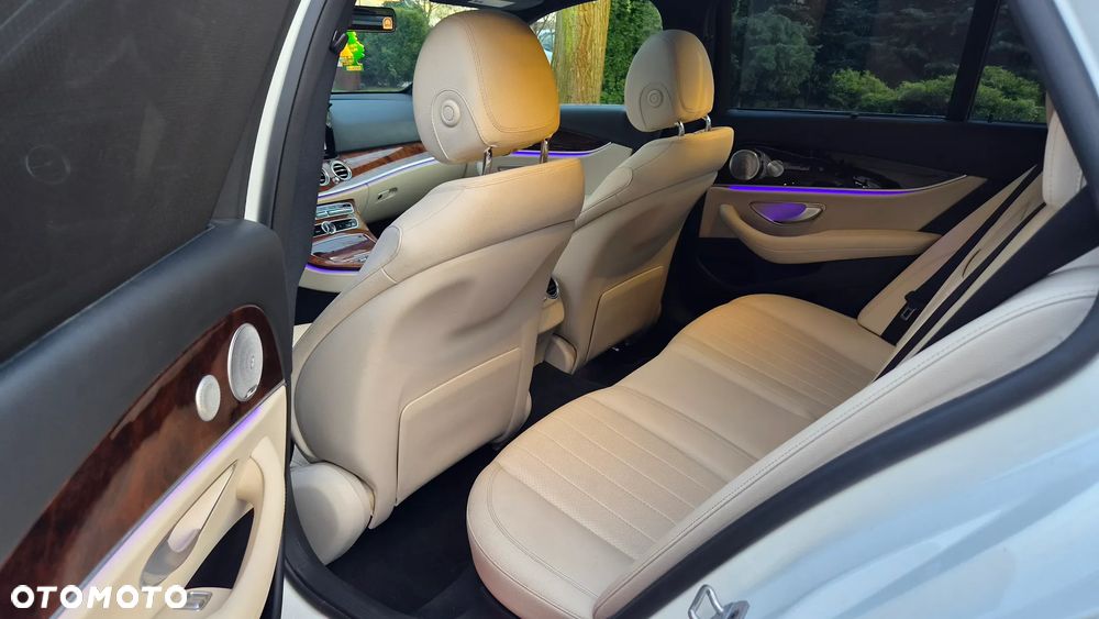 Mercedes-Benz Klasa E 450 4Matic 9G-TRONIC - 16