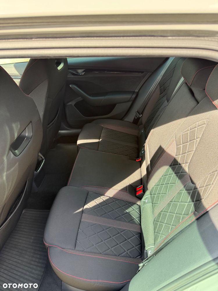 Skoda Octavia 2.0 TDI RS DSG - 14