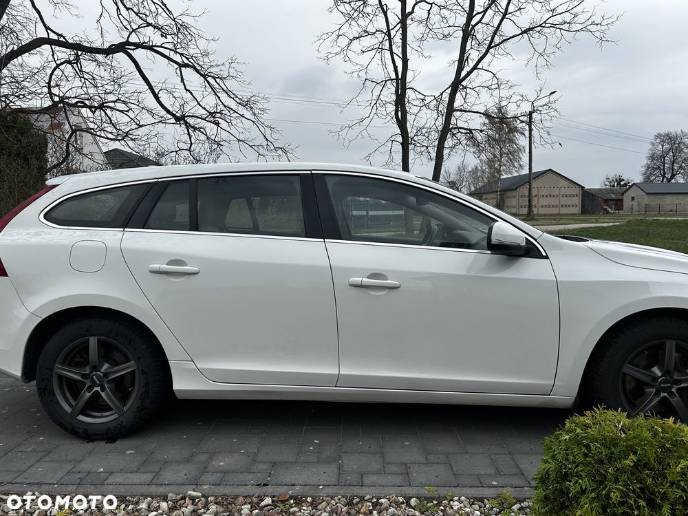 Volvo V60 D5 AWD - 4